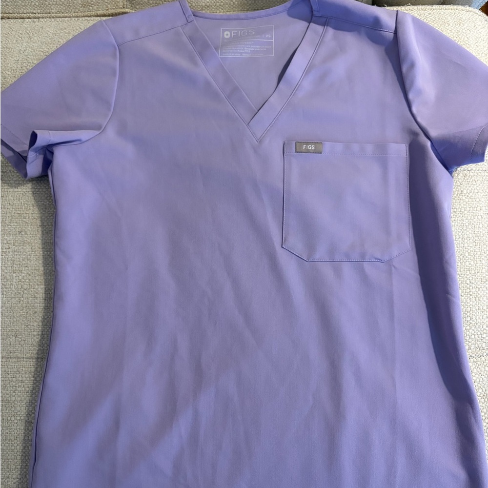Figs XS Lavender Scrub Top